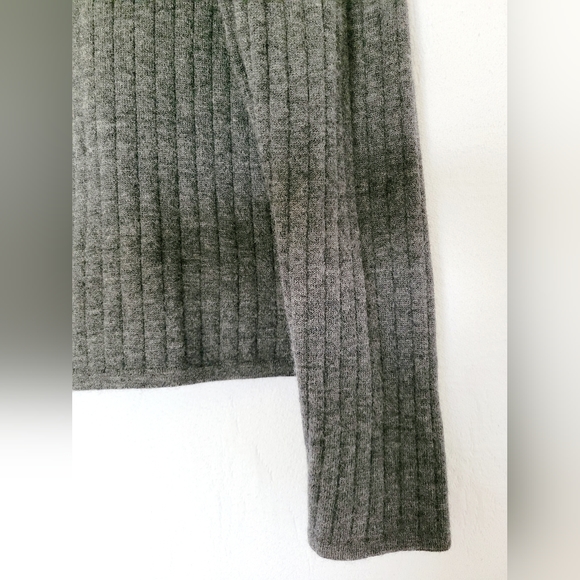 Amber Stone Women's 100% Pure Merino Wool Cropped Sweater Ribbed Gray Large - Picture 12 of 16